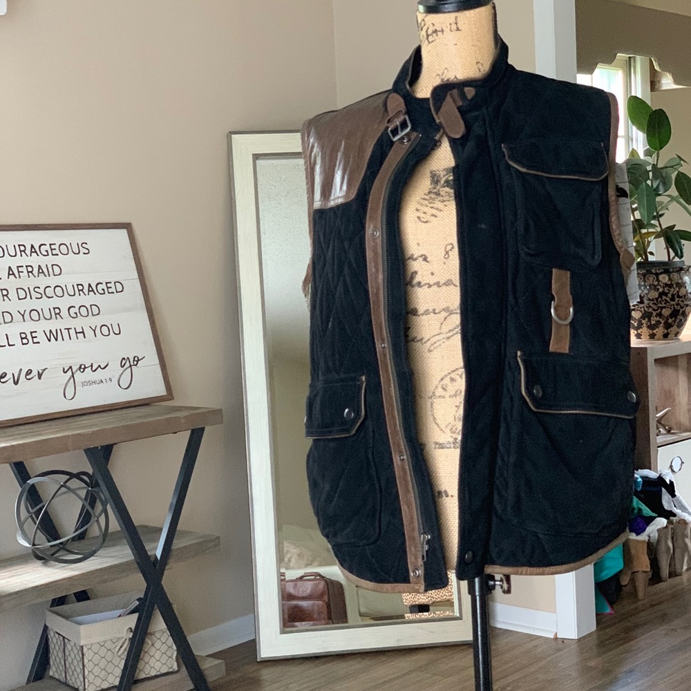 Daniel Cremieux Vest